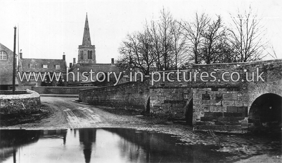 The Bridge and Church, Geddington, Kettering. c.1910.